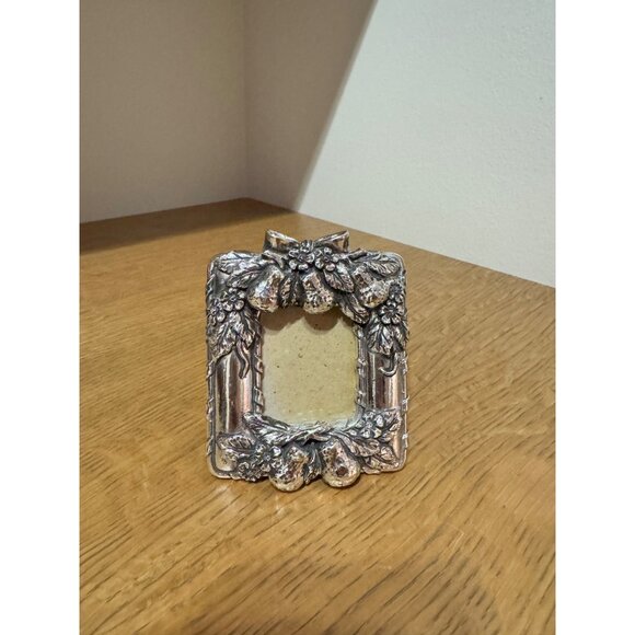 Small Vintage Silver-Tone Resin Picture Frame With Pear & Floral Design - Picture 1 of 5